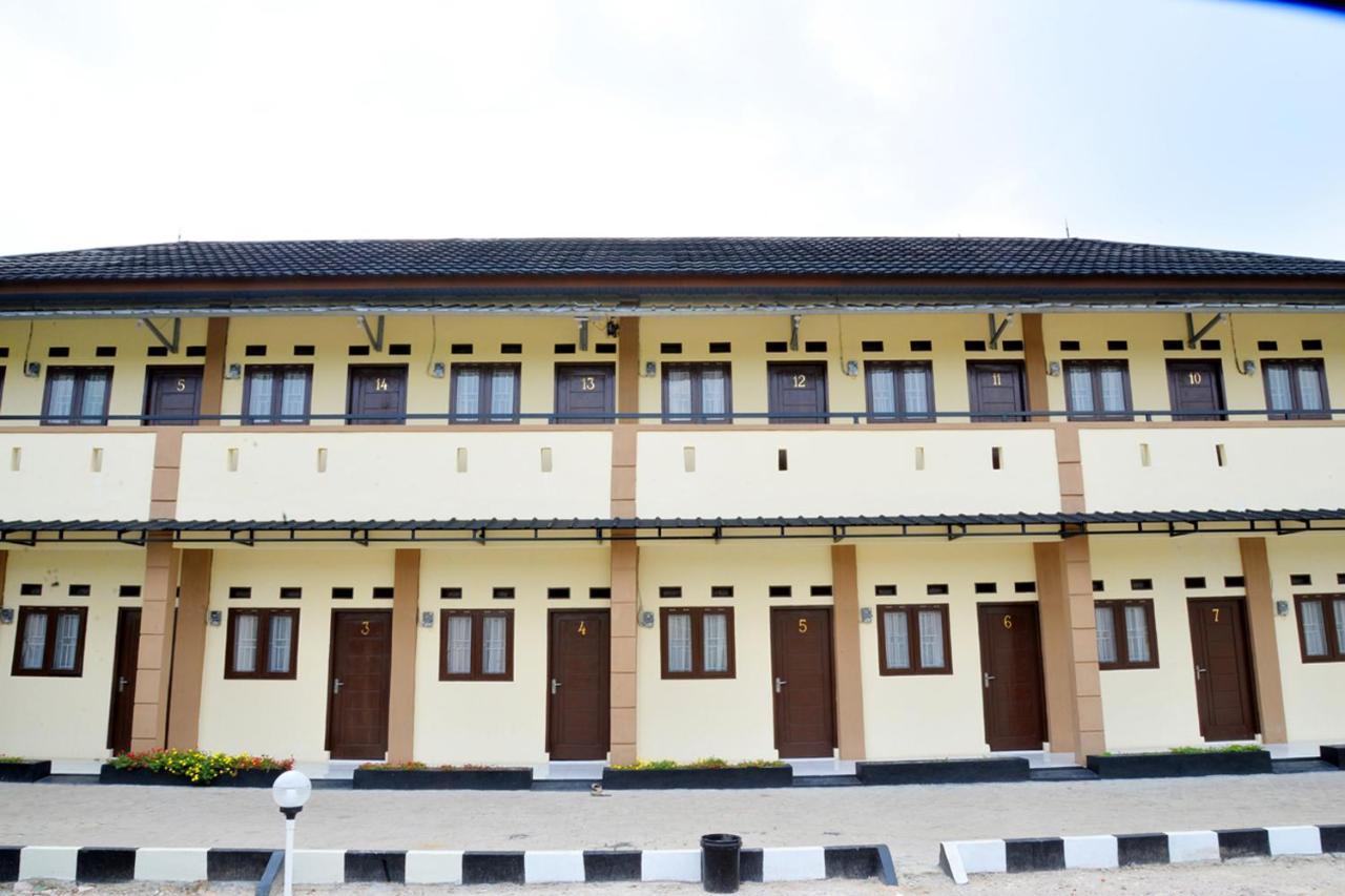 Haura Syariah Home Stay Bandar Lampung Exterior foto